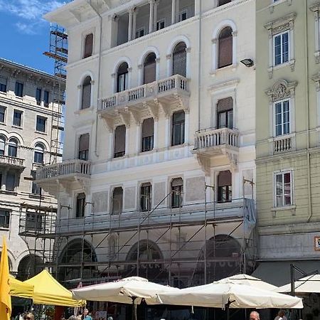 Piazza Goldoni Rooms Trieste Ngoại thất bức ảnh