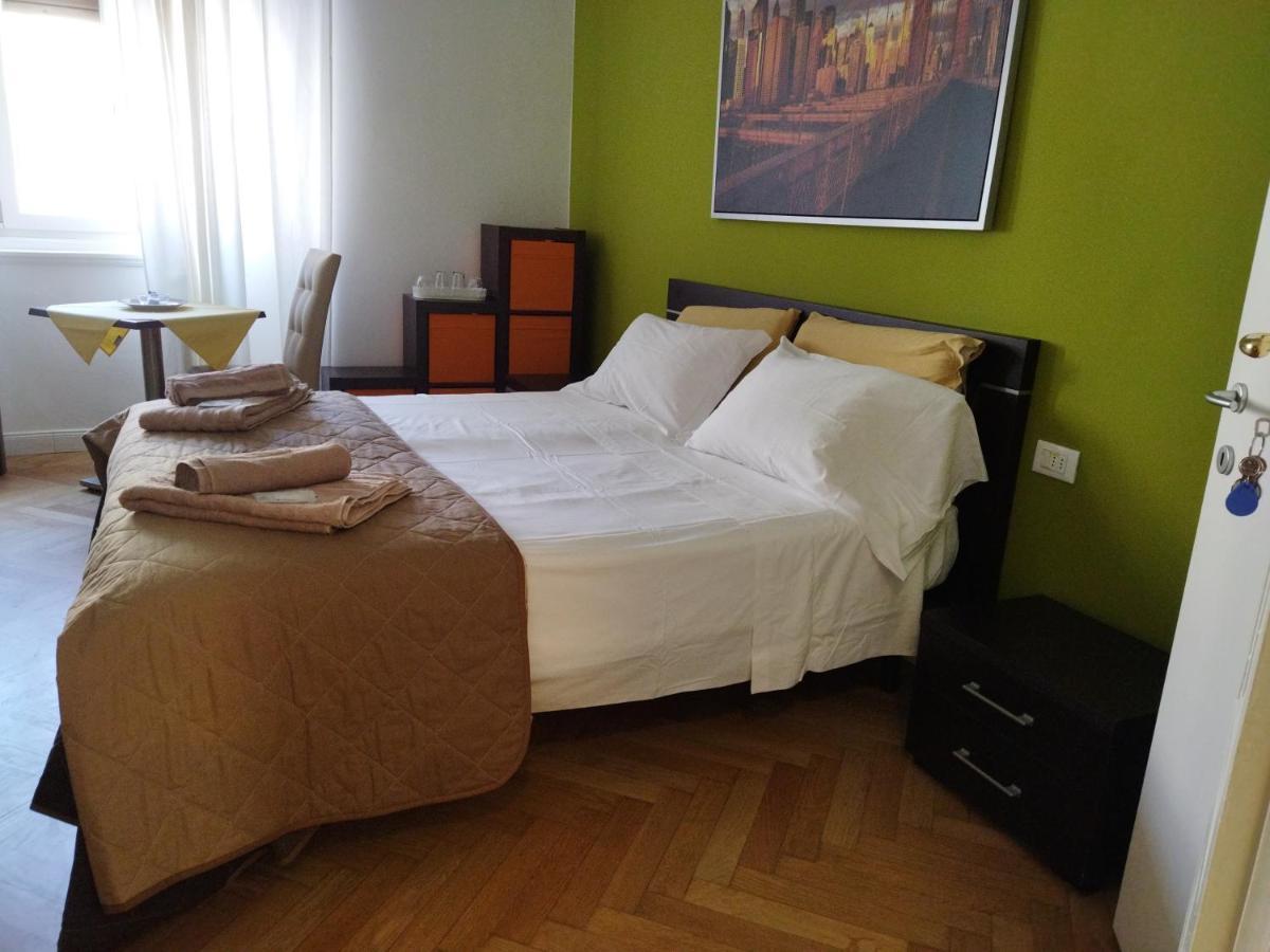Piazza Goldoni Rooms Trieste Ngoại thất bức ảnh