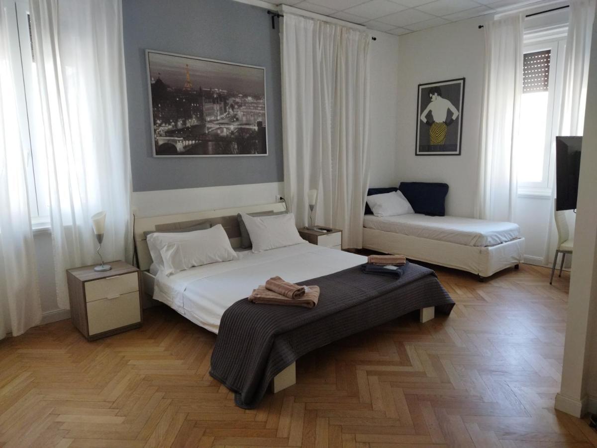 Piazza Goldoni Rooms Trieste Ngoại thất bức ảnh